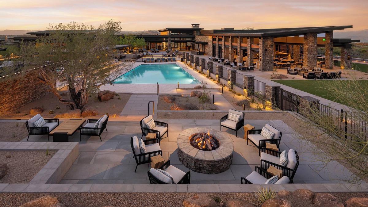 Goldie Brown Pinnacle Peak Ranch Cabin | Mountain House Lodge at Sereno Canyon