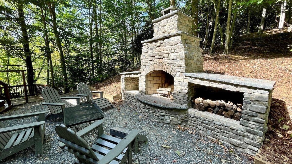 Lansing House | Mountain Lair - Jefferson, NC