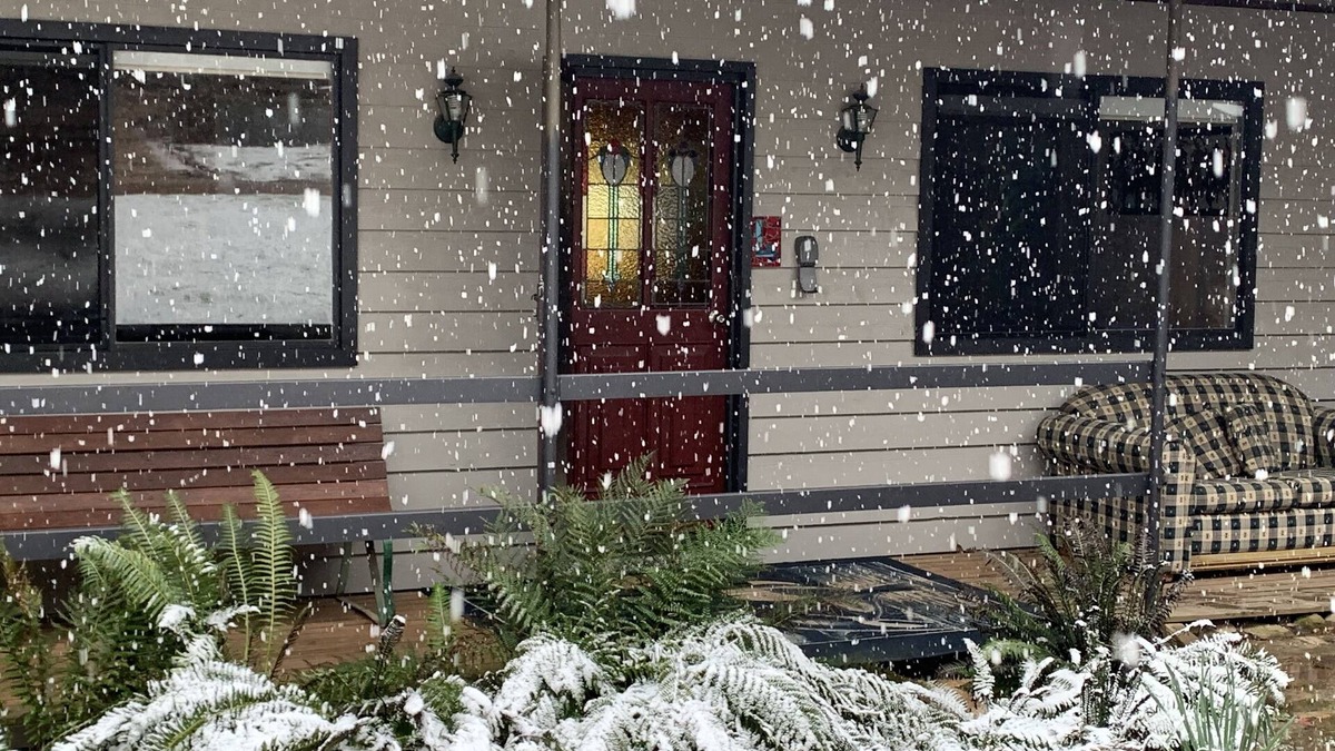 Sawmill Settlement House | Mountain Lodge - Pet friendly -snow/water sports, hiking, mountain/motor biking