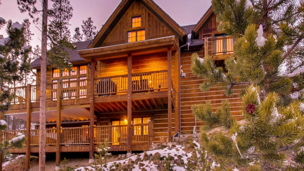 Winterwood House | Mountain Lodge at Snowshoe: Beautiful Location, Views