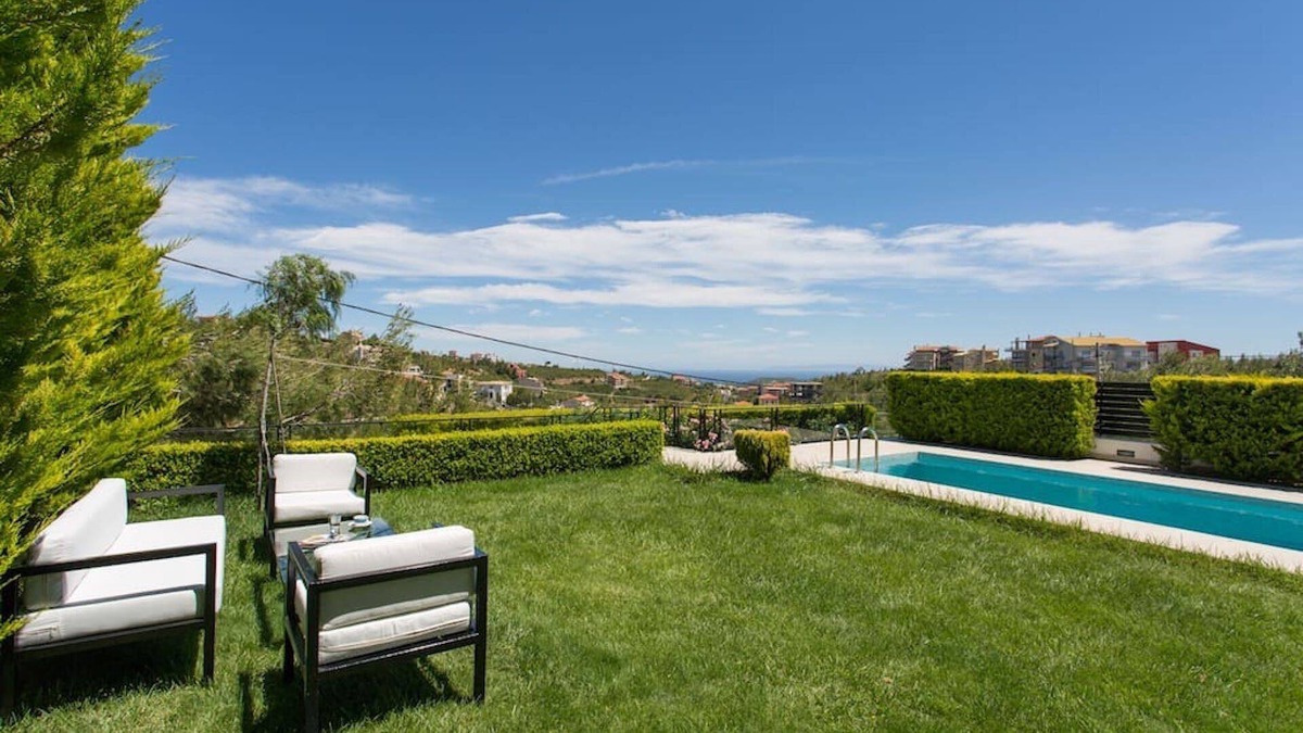 Rafina-Pikermi House | Mountain maissonette in Athens with breathtaking views.