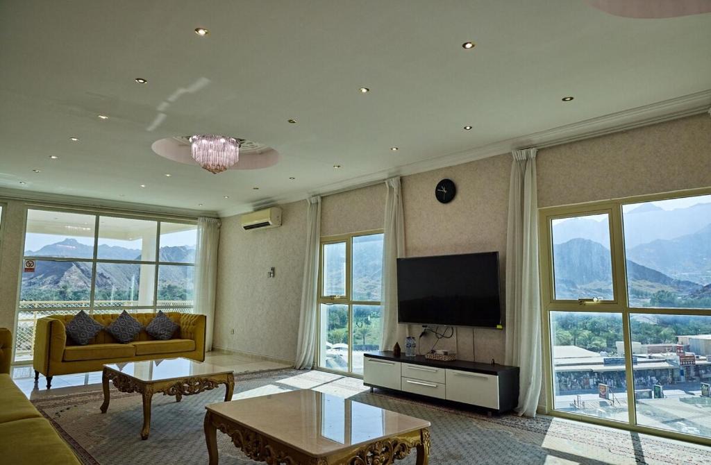 Masafi Villa | Mountain Majesty 4 Bed Home - BBQ Retreat