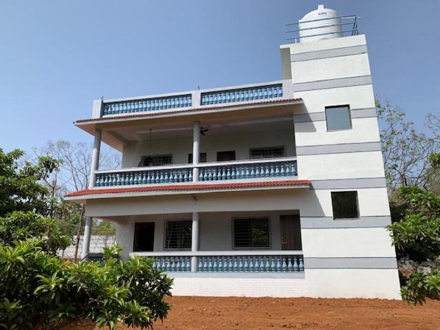 Dahanu Villa | Mountain Meadow