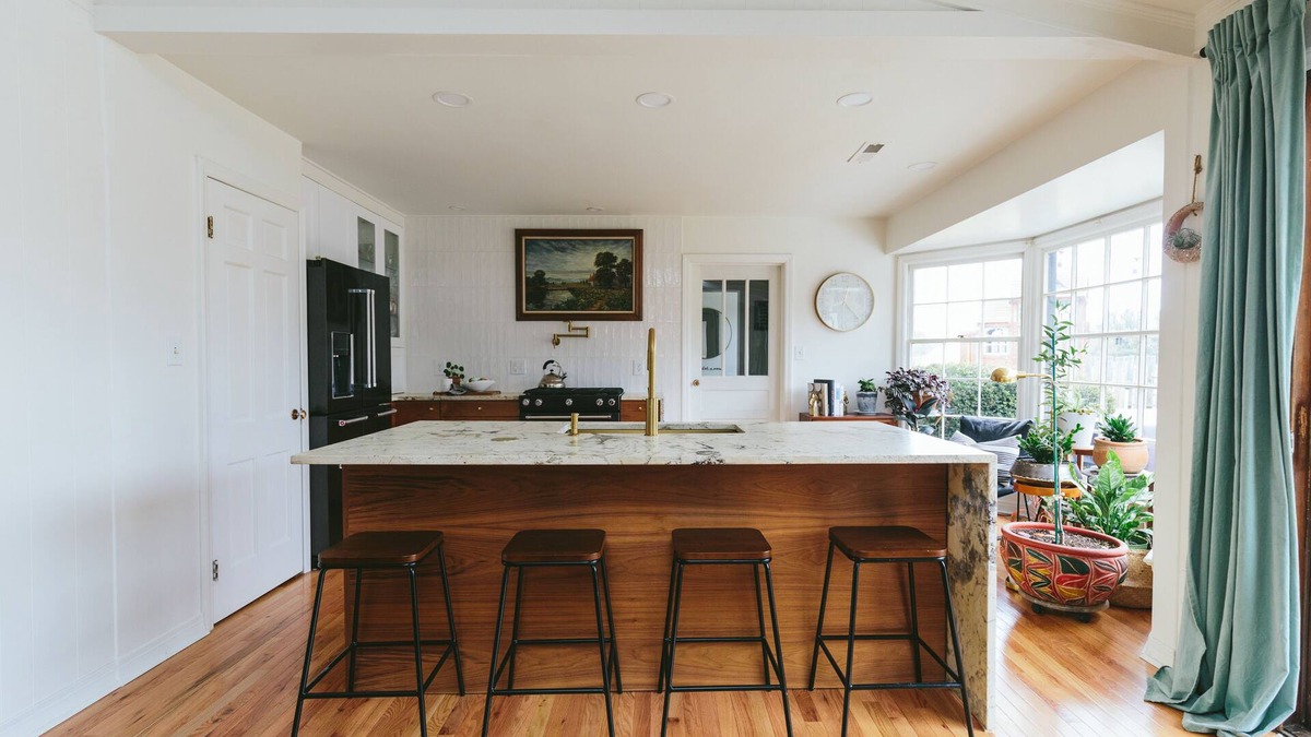 Canton House | Mountain Midcentury Stunner w/Blue Ridge Views + Hot Tub + Fire Pit