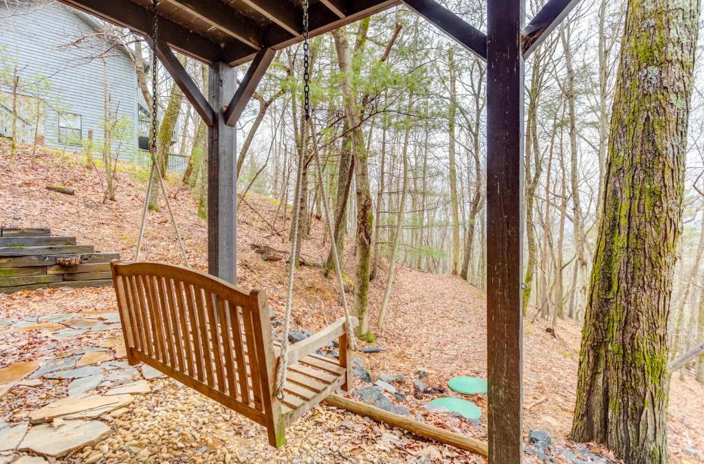Walnut Mountain House | Mountain Oak Manor