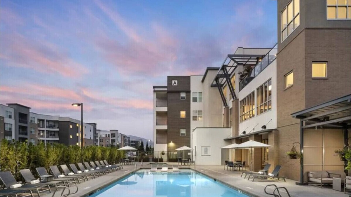 Draper Apartment | Mountain Oasis | 24 Hr Gym | Central | Hot Tub