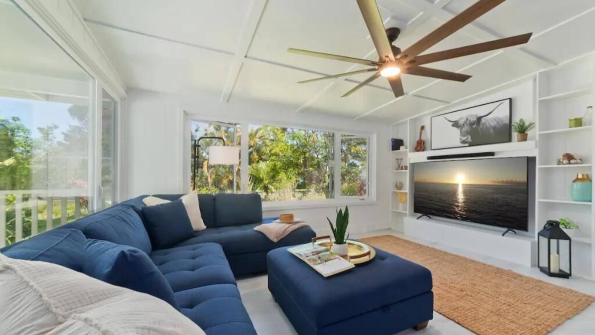 Kealakekua House | Mountain Oasis: Modern Plantation Home