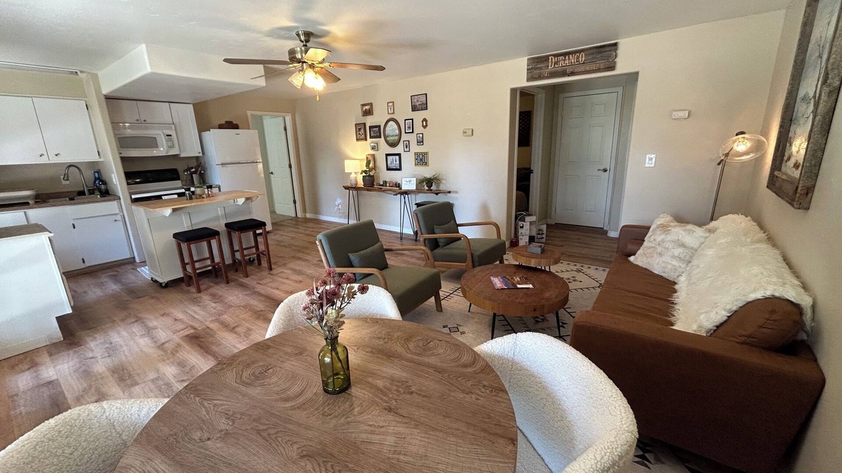 Durango West House | MOUNTAIN OASIS NESTLED IN THE PINES. HOT TUB. TRAILS-PICKLEBALL-THEATRE ROOM