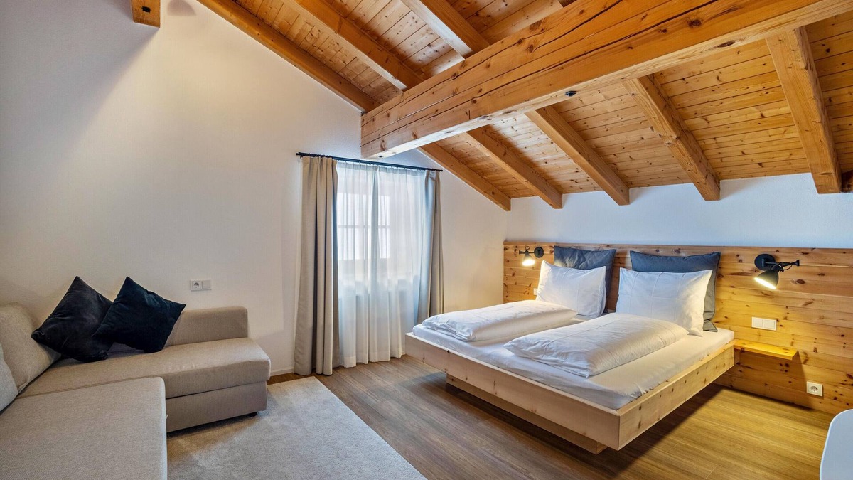 Casere Apartment | Mountain Residence" Kasern Nr 5" with Mountain View, Garden, Terrace & Wi-Fi