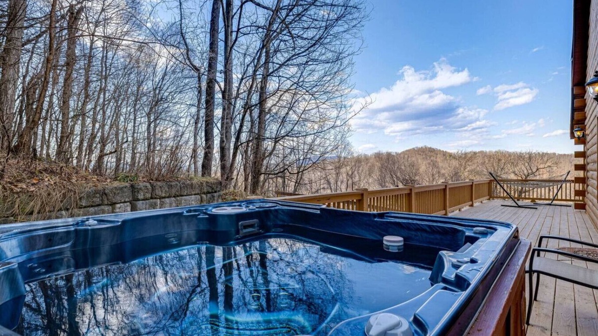Waynesville Cabin | Mountain Retreat, Balcony, Hot Tub, and Grill!