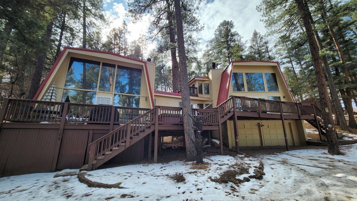 Ruidoso Ski Chalet | Mountain Retreat ~ Hot Tub ~ Pool Table ~ 5 bed/4bath - 17 pple!