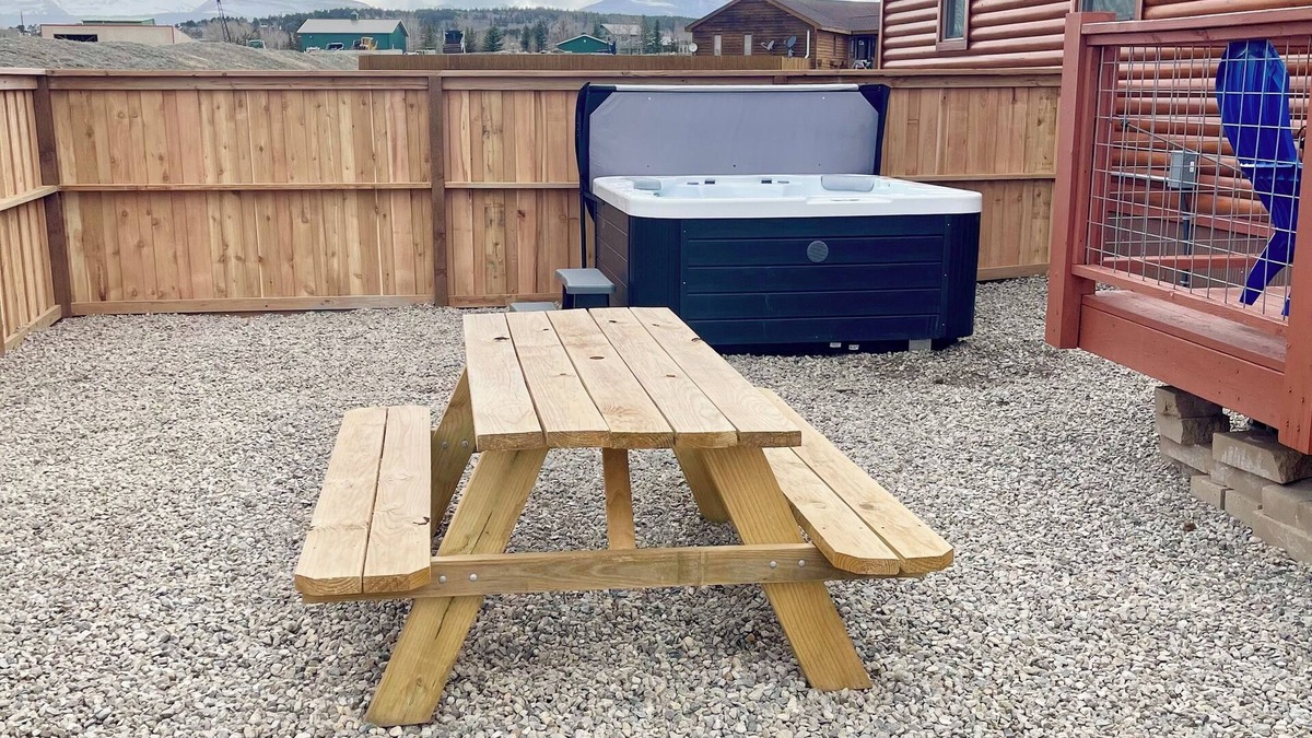 Fairplay Cabin | Mountain retreat I Hot Tub l Views l Cozy & Clean l Dog-friendly l Near Breck