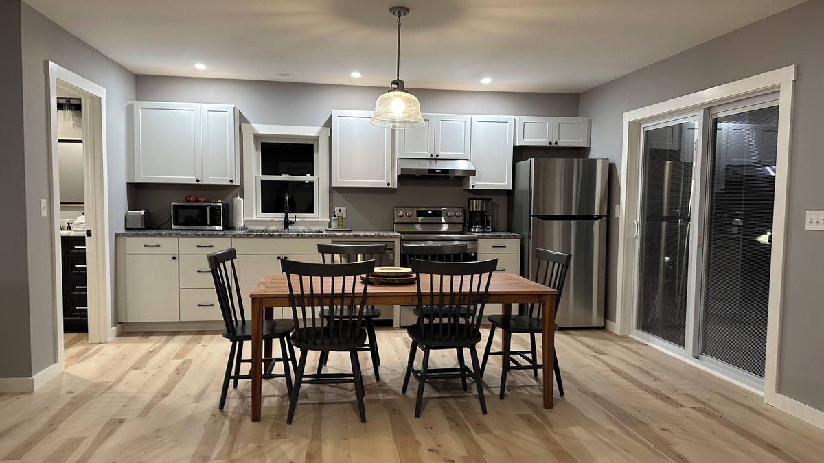 Littleton House | Mountain Retreat-Scenic Views-Charming 3-bedroom House-WiFi, AC, Family Room