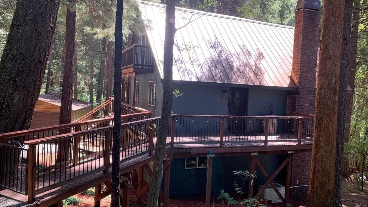 Pollock Pines House | Mountain Retreat in Pollock Pines