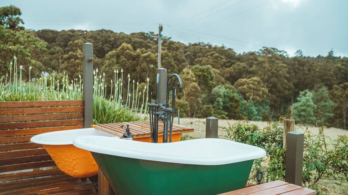 Rawson House | Mountain retreat - views, outdoor baths, WiFi