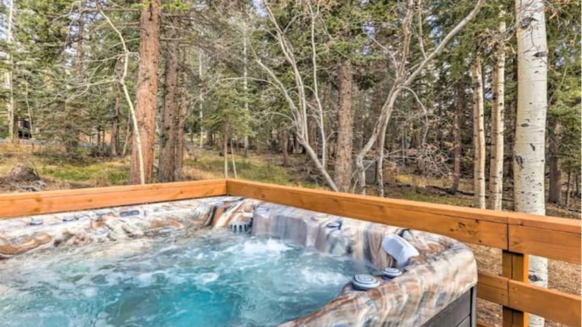 Kings Valley House | Mountain Retreat w/Hot Tub!
