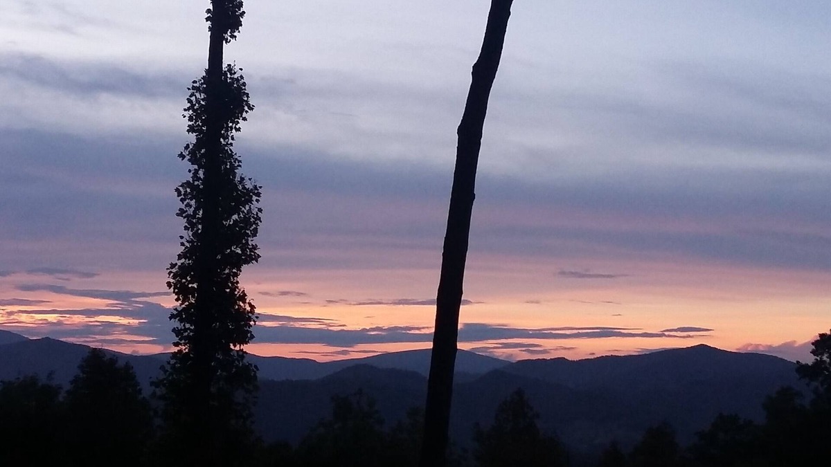 Mountain Air Condo | Mountain Retreat With Great View and Calm Winds