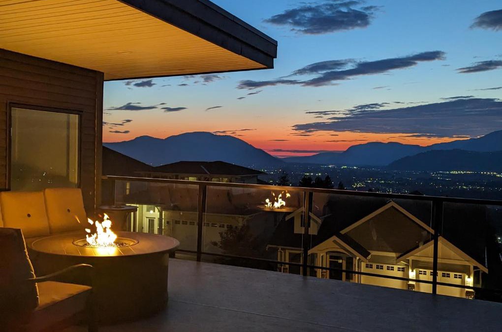 Promontory House | Mountain Retreat with Views, Hot Tub, Games & AC