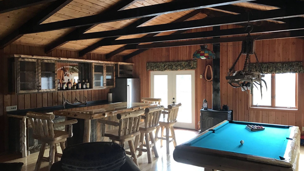 Divide Cabin | Mountain Slice of Paradise Near The Big Hole River Lodging for Friends & Family