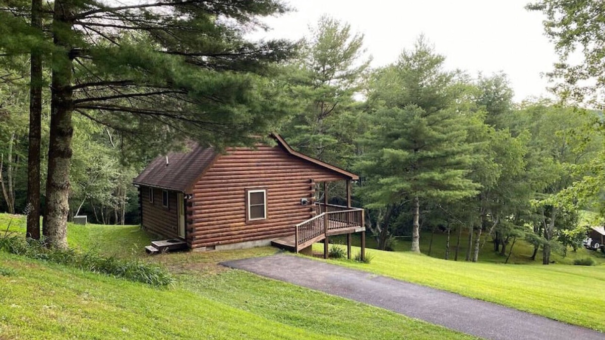 Piper Gap Cabin | Mountain Song Log Cabin/Starlink Wifi, Trout Stream🐟, Near I-77 & BR Parkway🌄