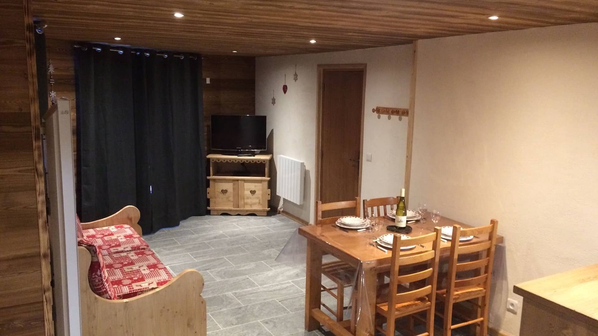Bonneval-sur-Arc Apartment | Mountain-style apartment La Datcha 2 (sleeps 4) in the old village