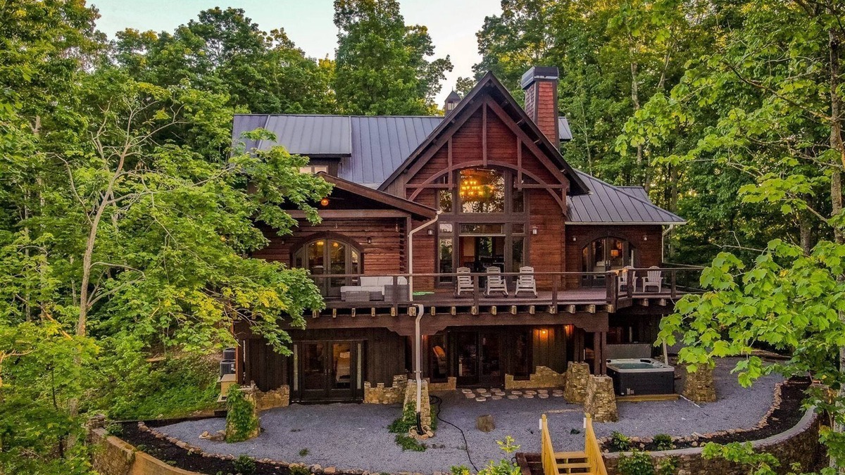 Talking Rock Cabin | Mountain Top Lodge | Ellijay, GA