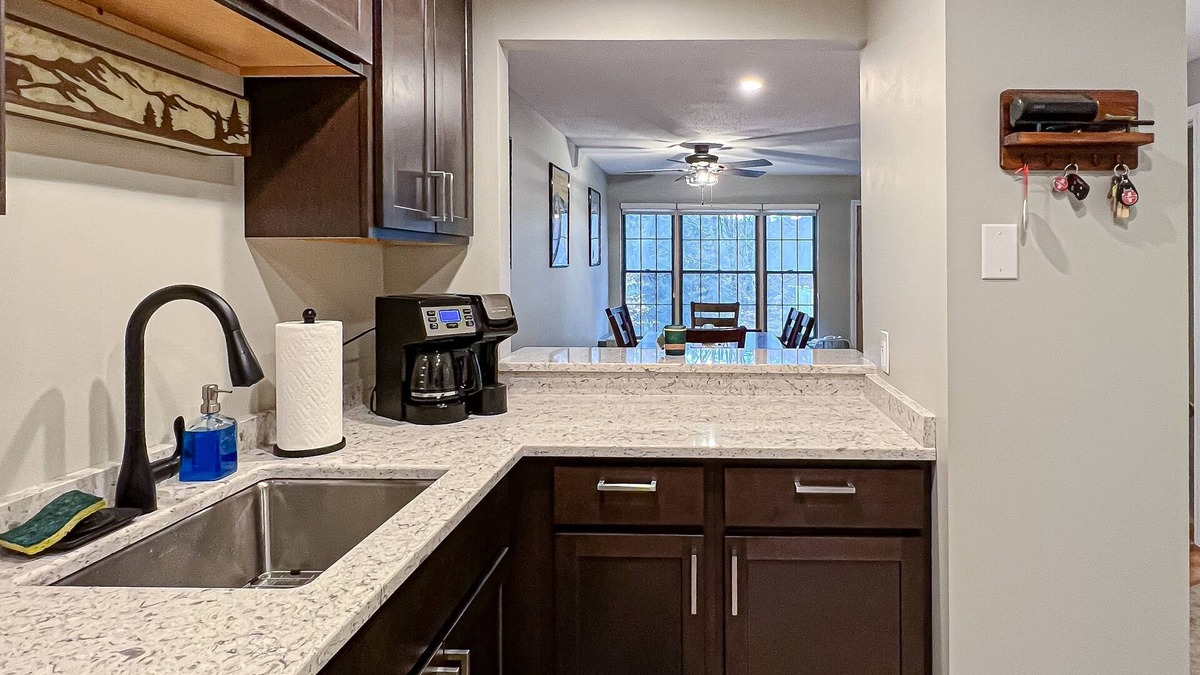 Village at Kearsarge Condo | Mountain townhouse near skiing, hiking w/seasonal pool & pickleball