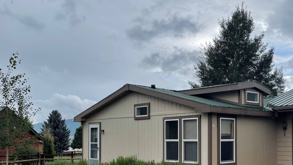 Eagle Nest House | Mountain Valley View