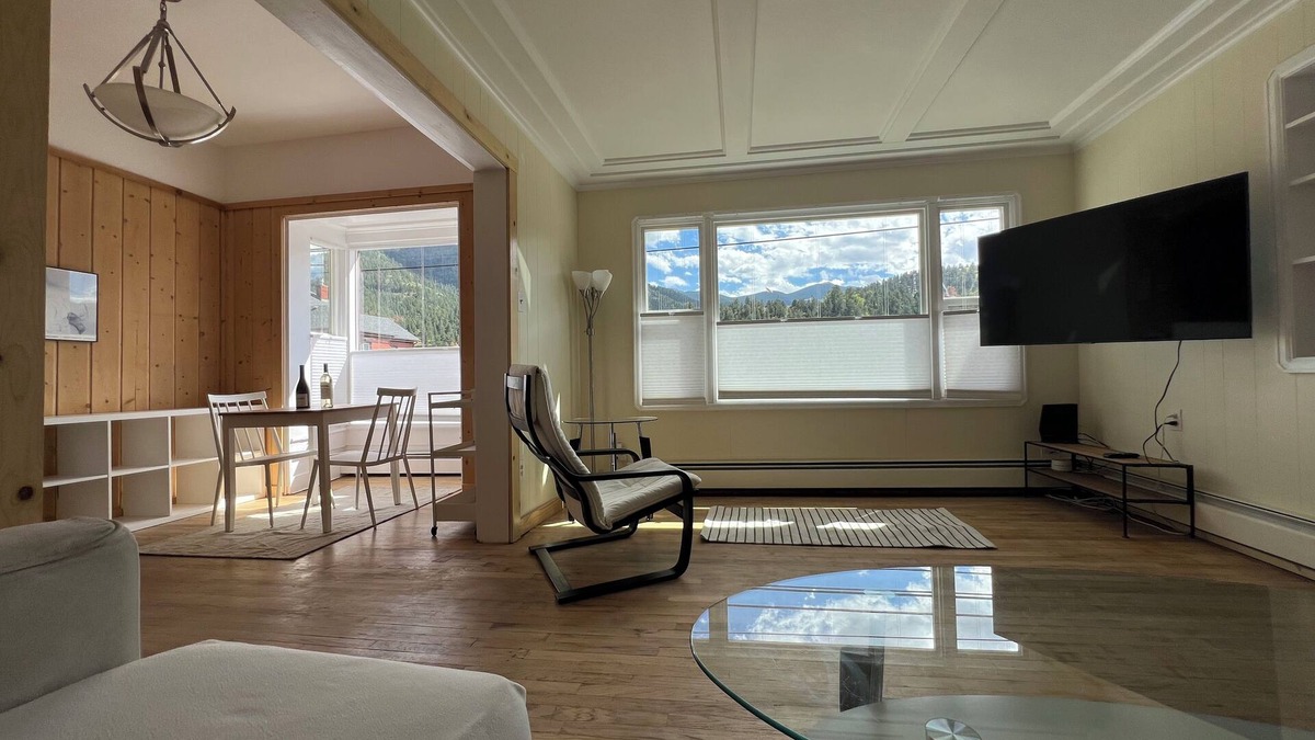 Idaho Springs House | Mountain View - 1 Bedroom, or 2, Lots of Light, Quiet, Walk to Town