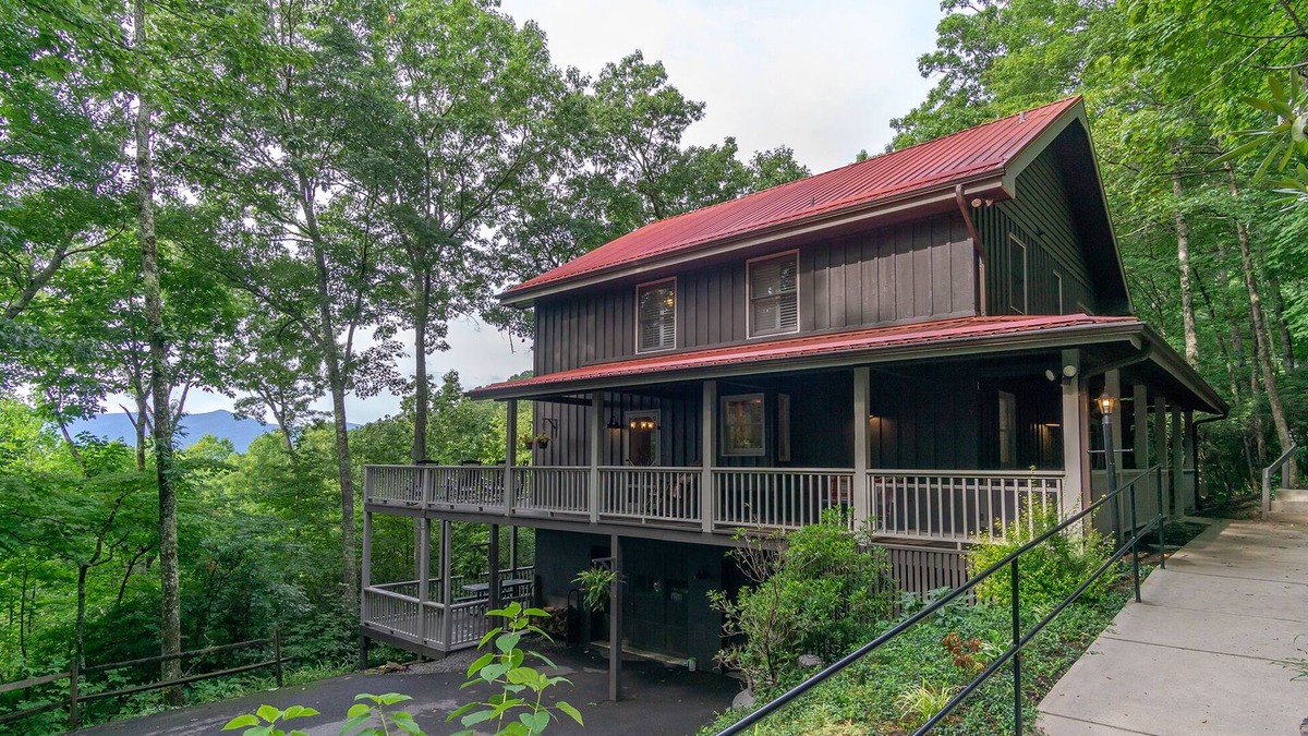 Montreat House | Mountain View | 4 Bedroom Montreat Home | Pet Friendly - 4 Bedroom, 3.5 Bathroom
