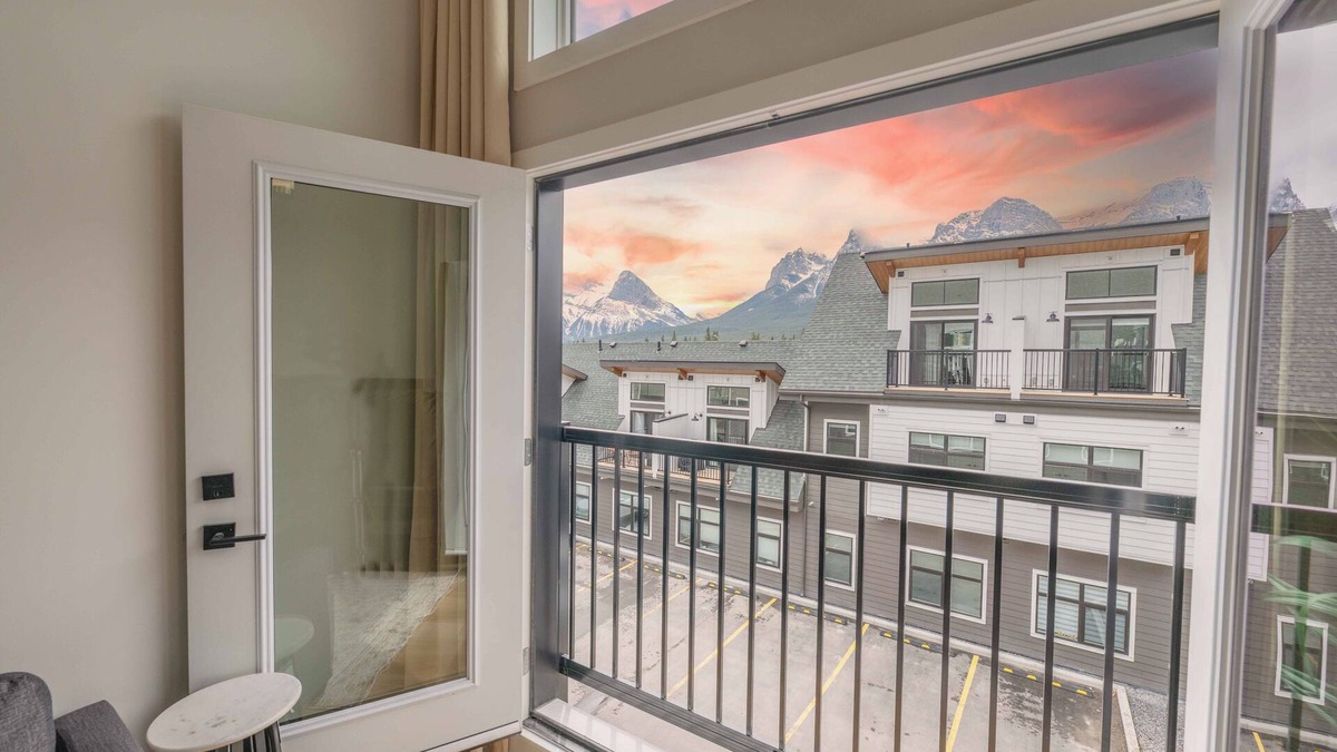 Harvie Heights Condo | Mountain View Condo in Harvie Height