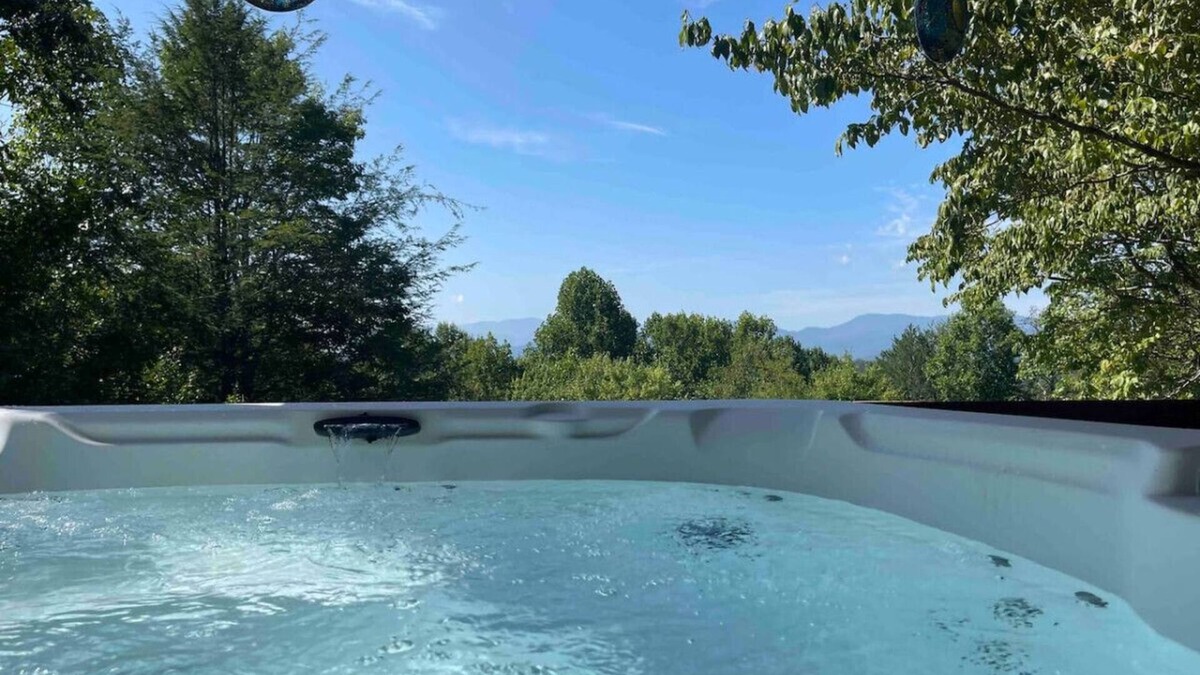Whittier Cabin | Mountain View Cabin Hot Tub,Wifi,Casino