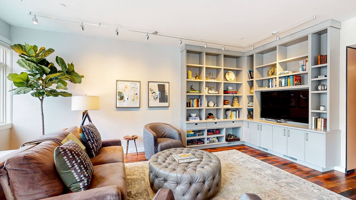 Jackson Condo | Mountain view condo with gas fireplace, washer/dryer, central AC