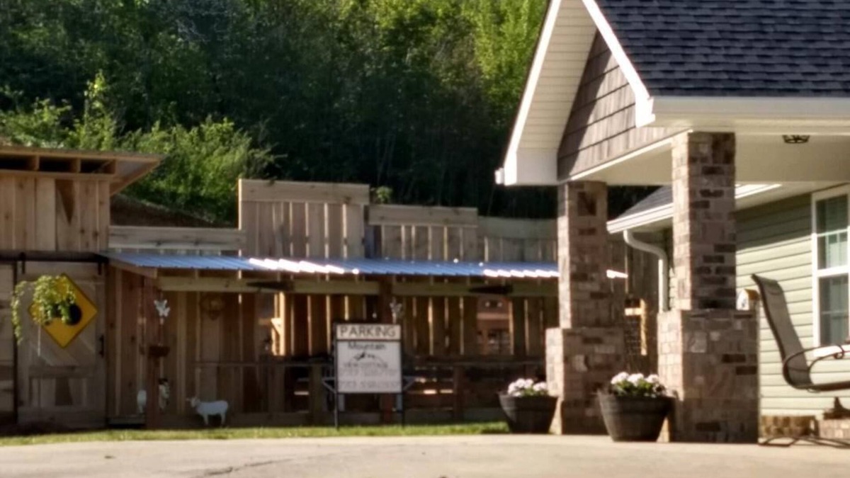 Trenton Cottage | Mountain View Cottage