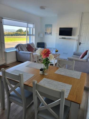 Curraheen House | Mountain View Cottages