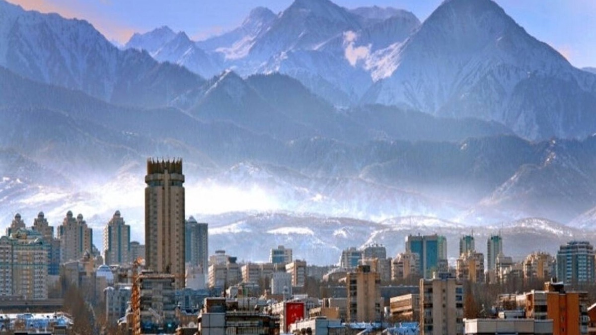 Almaty Apartment | Mountain view enjoy in the middle of the life of Almaty