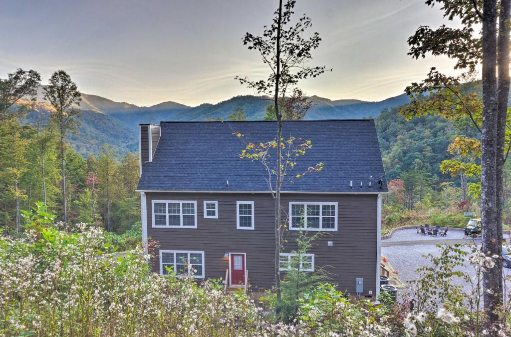 Marion House | Mountain View, Fire Pit Roomy Blue Ridge Home!