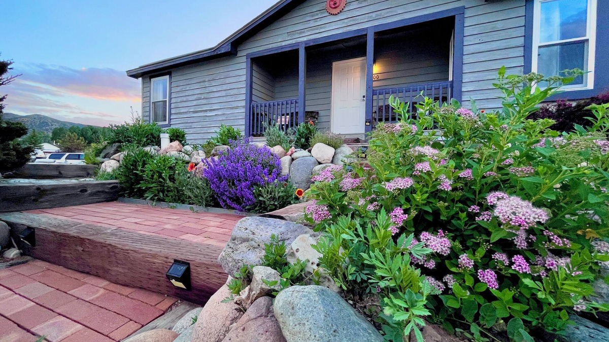 Salida House | Mountain View Home Great for Groups and Families