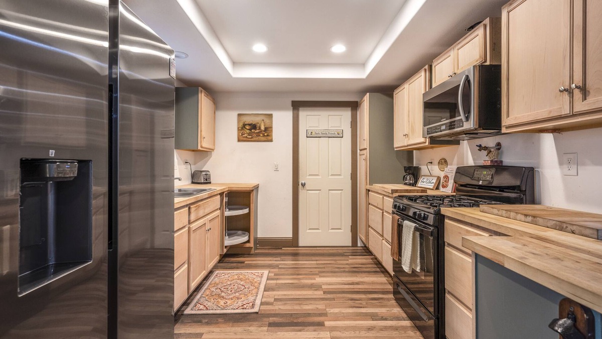 Lompoc House | Mountain View home in Lompoc