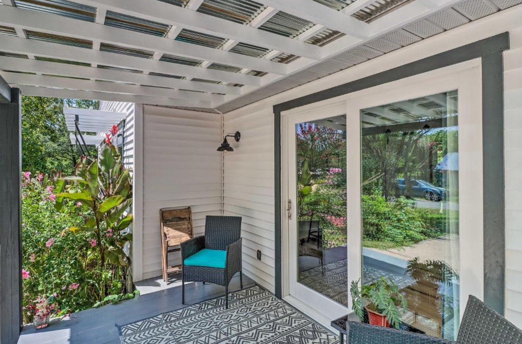 Mountain View House | Mountain View Home Steps to Amphitheater Park