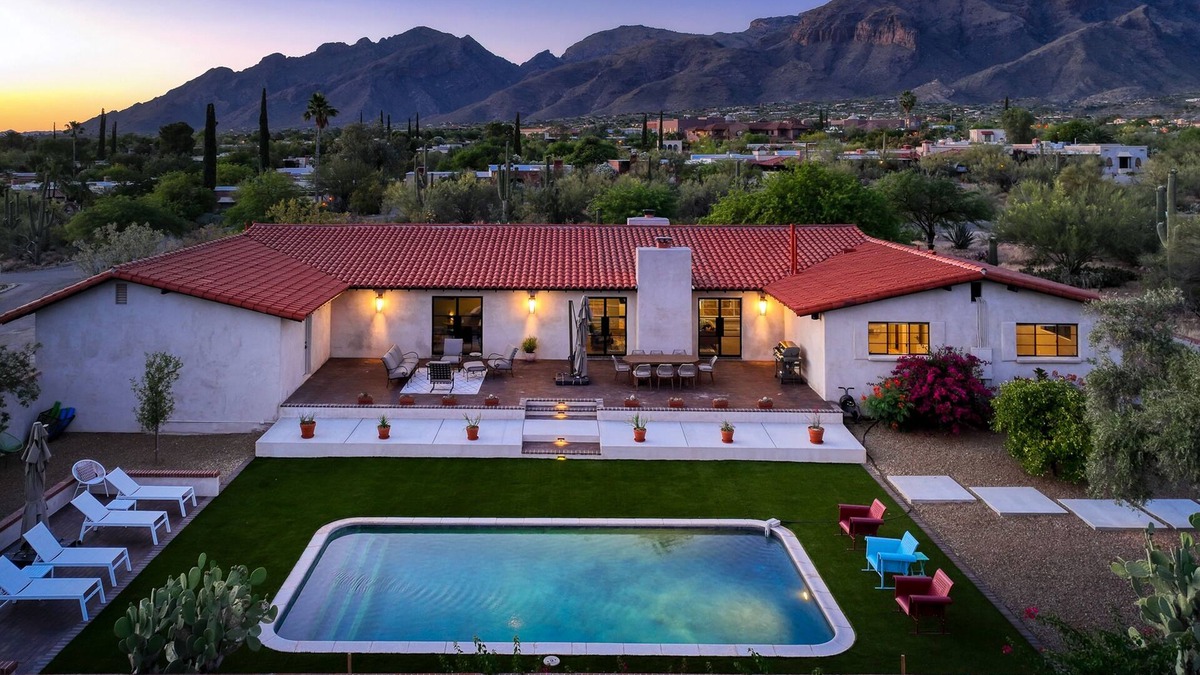 Catalina Foothills Estates House | Mountain-view house with private pool, chef's kitchen, & AC - snowbird-friendly