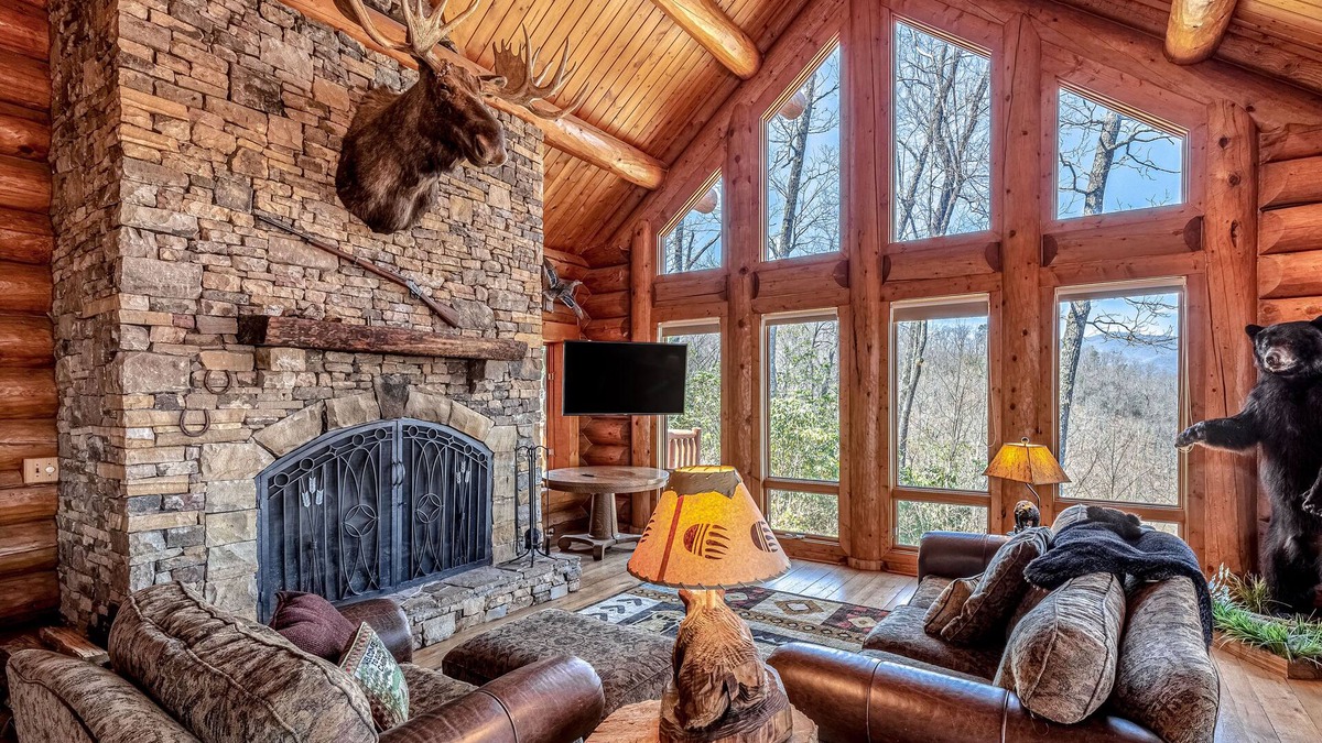 Franklin House | Mountain-view log home with hot tub, firepits, pool table & air hockey