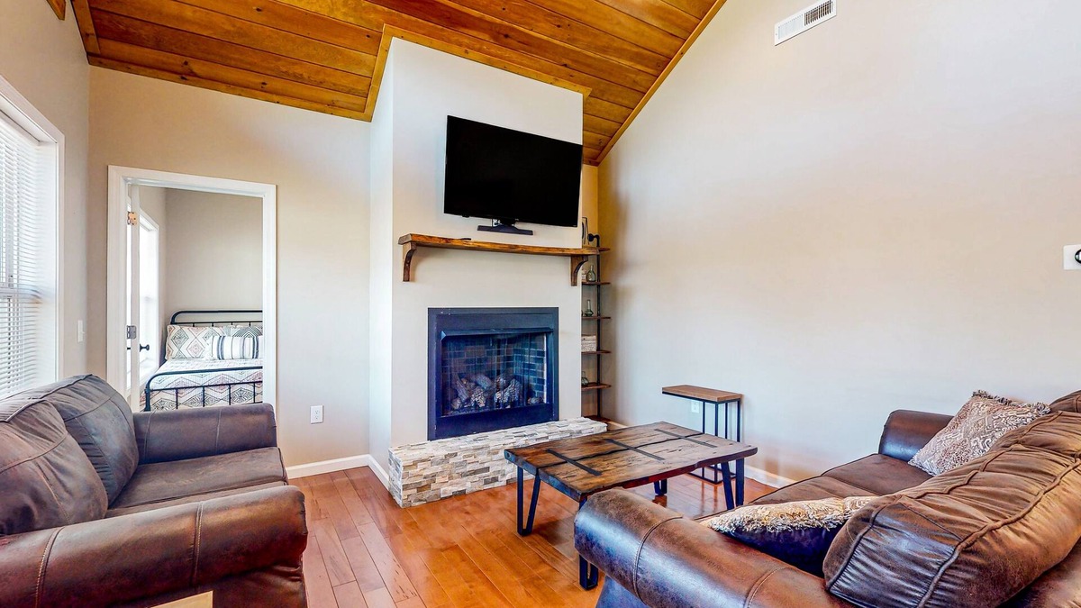 Marble House | Mountain-view log home w/furnished deck, firepit -hiking, biking, national parks
