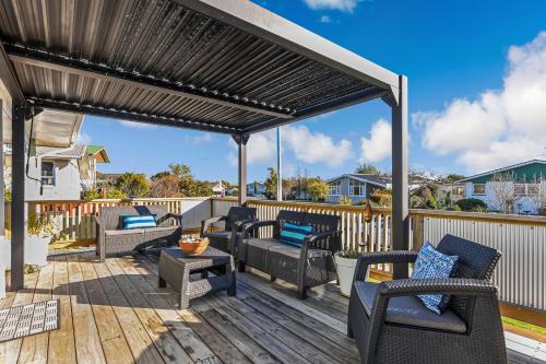 Stoke House | Mountain View - Nelson Holiday Home