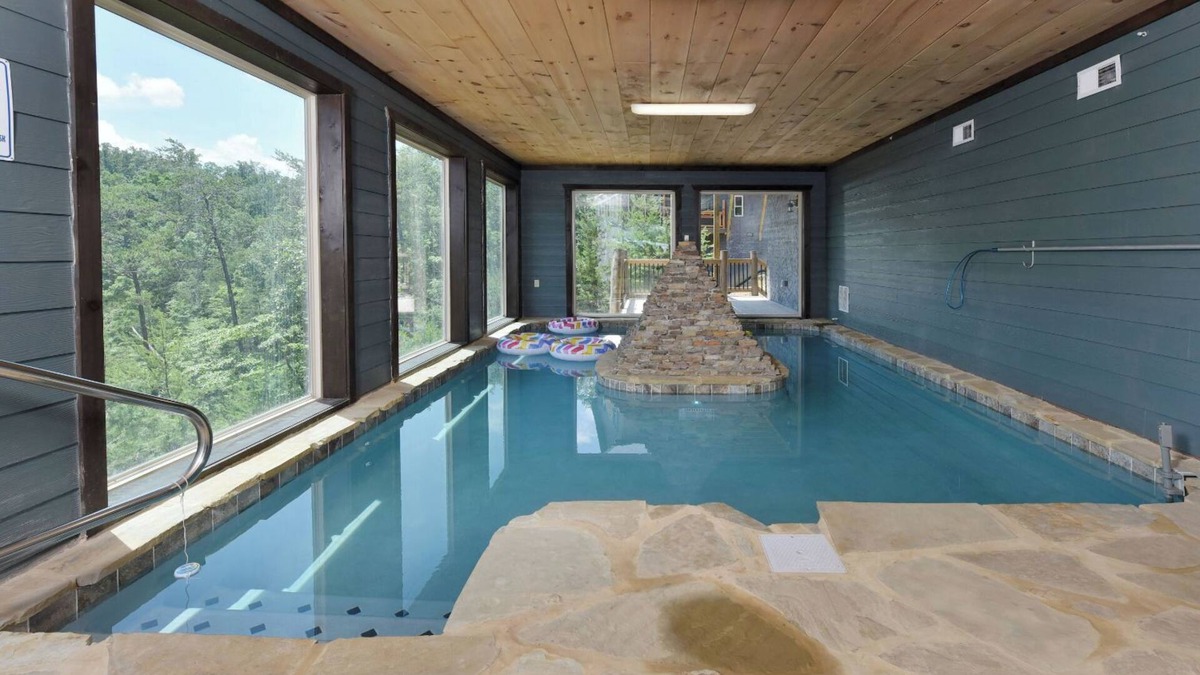 Sevierville Cabin | Mountain View, Private Pool, Theater Room, Hot Tub, & more! - Big Forest Lodge
