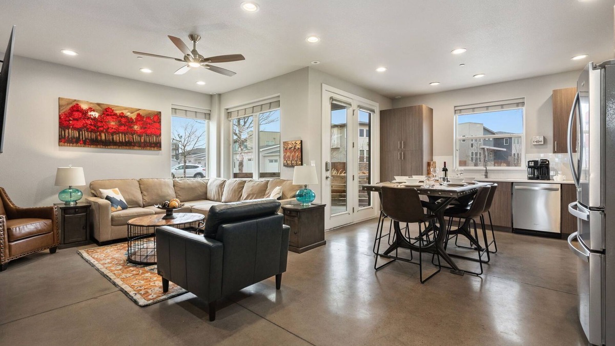 Old Town North House | Mountain View Retreat – Perfect for Groups!