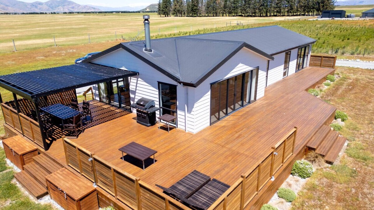 Ben Ohau House | Mountain View Retreat, Twizel FREE WIFI
