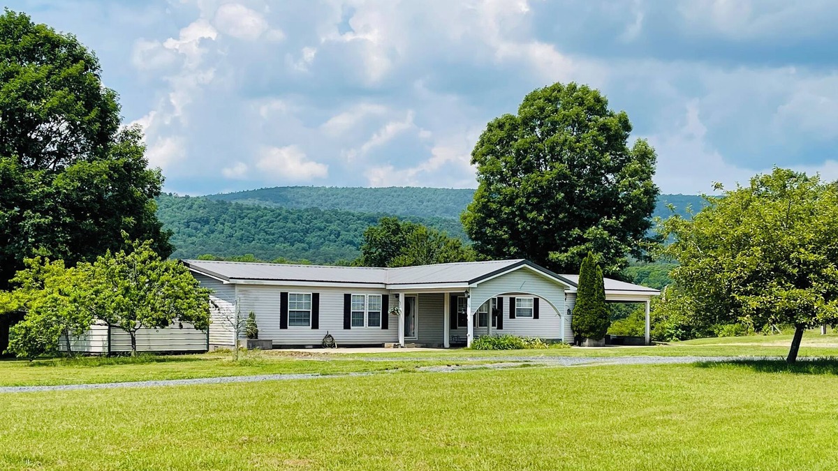 Mena House | Mountain View Stay LLC - The perfect place to get away, relax and enjoy nature.