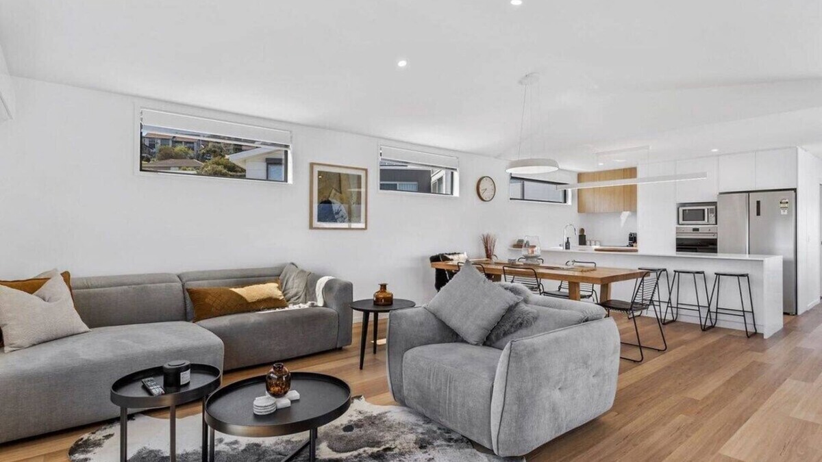 Bellerive House | "Mountain View Villa" Newly Built - 10 min to CBD