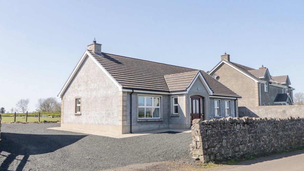 Ballymoney House | MOUNTAIN VIEW, with open fire in Armoy, County Antrim